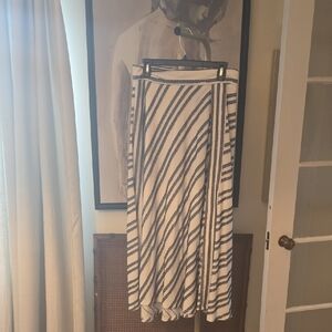 Dkny Black and White Maxi A-Line Skirt for Casual Wear